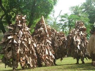 Traditional dance, Vureas Bay