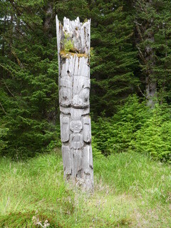 Mortuary pole, S’Gang Waay